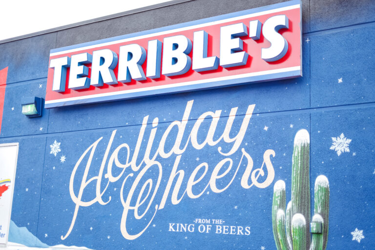 Holiday Cheers from the King of Beers // Budweiser
